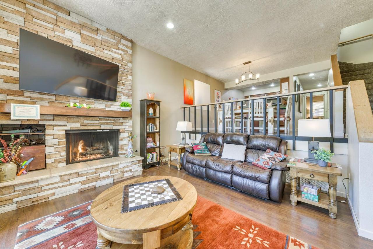 Ruidoso Golf Condo - Patio, Fire Pit And Mtn View! Exterior photo